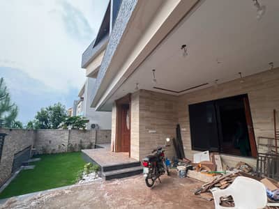 Luxury kanal house available for sale in bahria enclave Islamabad