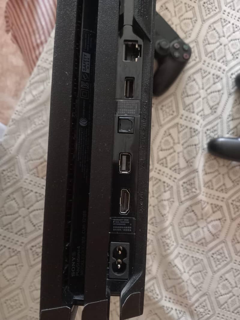 PS4 pro 1tb 2