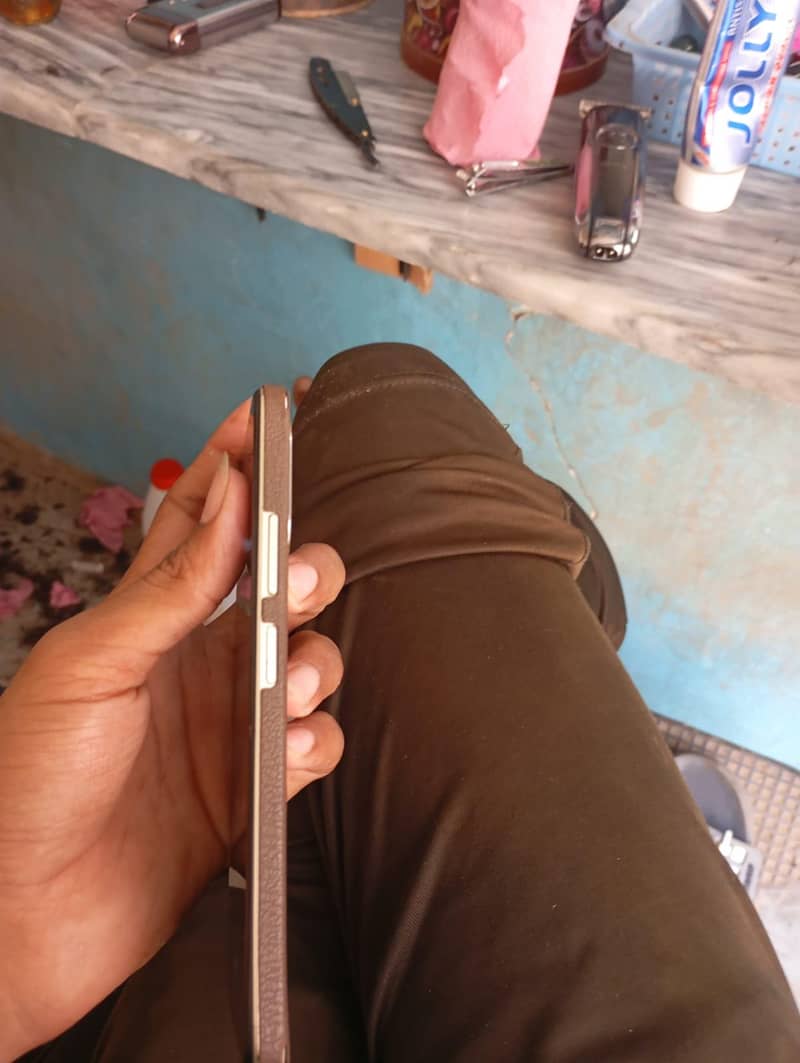 OPPO A38 0