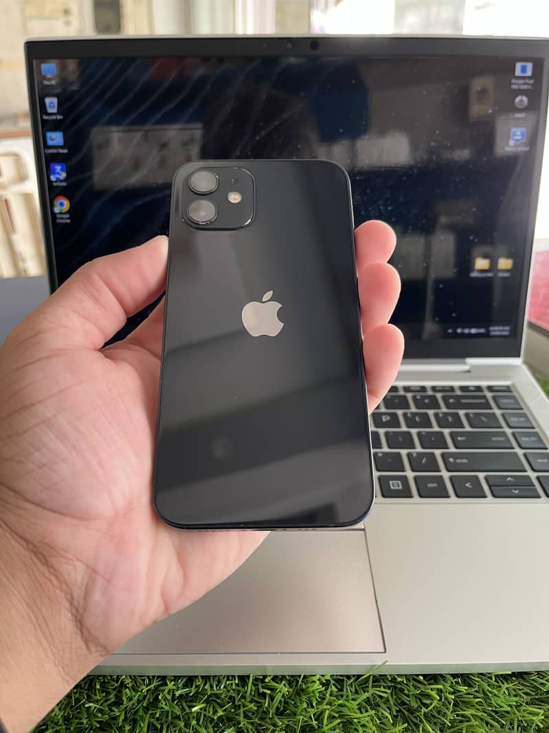 Apple iPhone 12 2