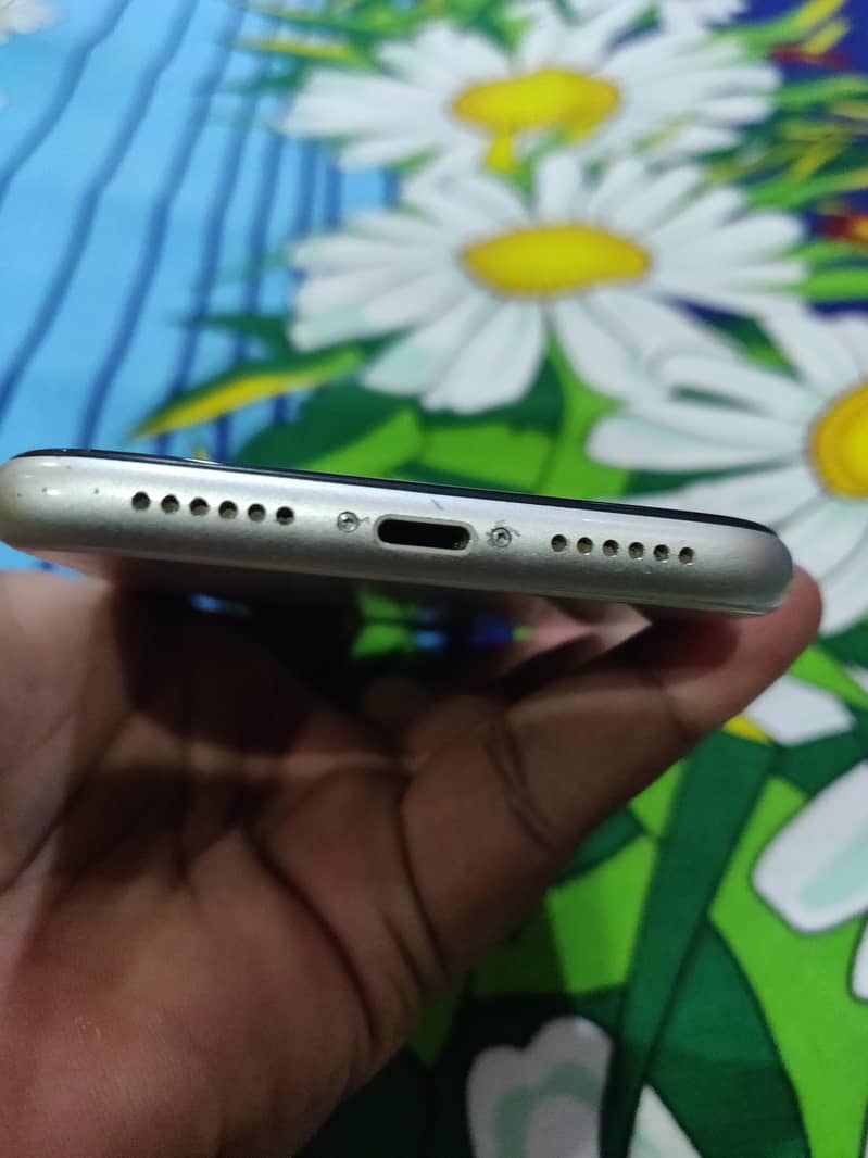 Apple iPhone 11 5