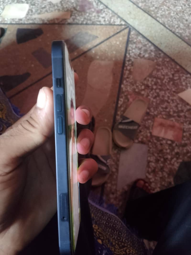 Apple iPhone 13 3