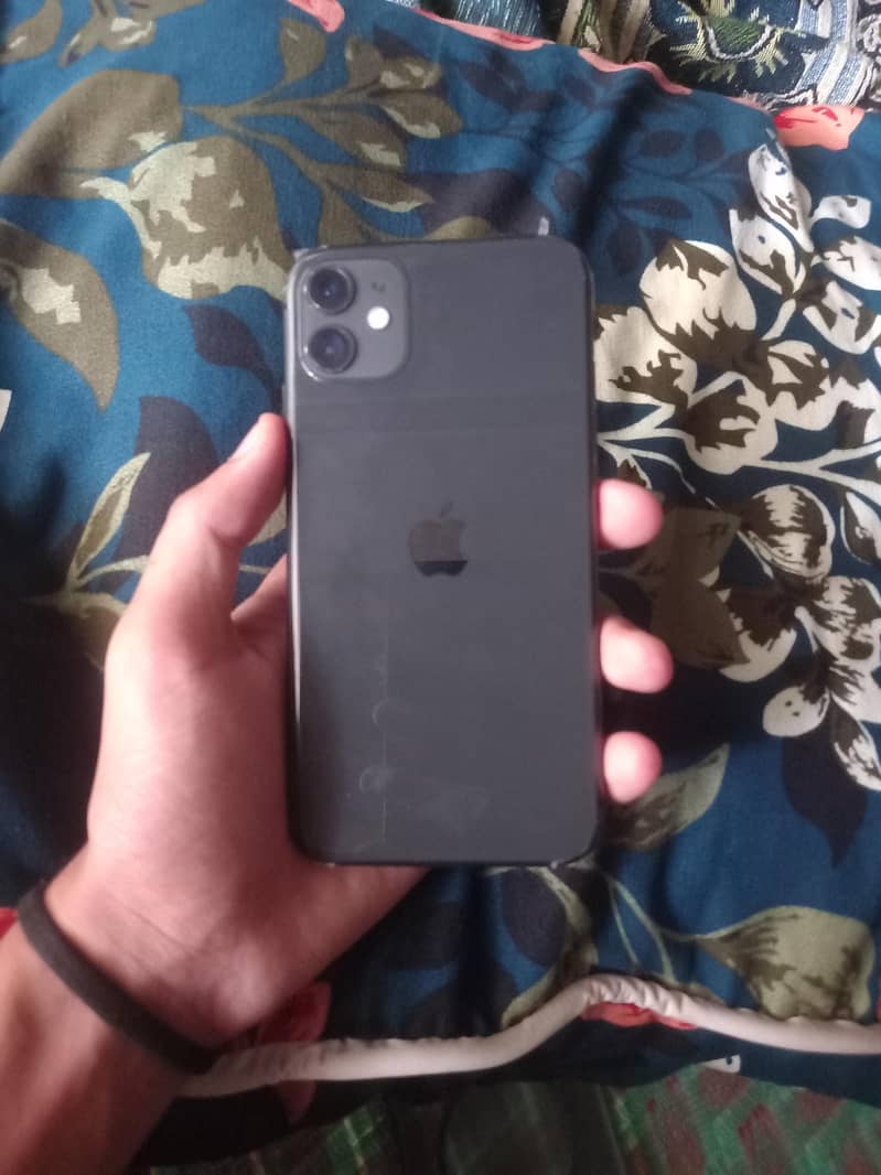 Apple iPhone 11 4