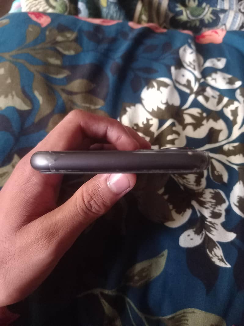 Apple iPhone 11 5