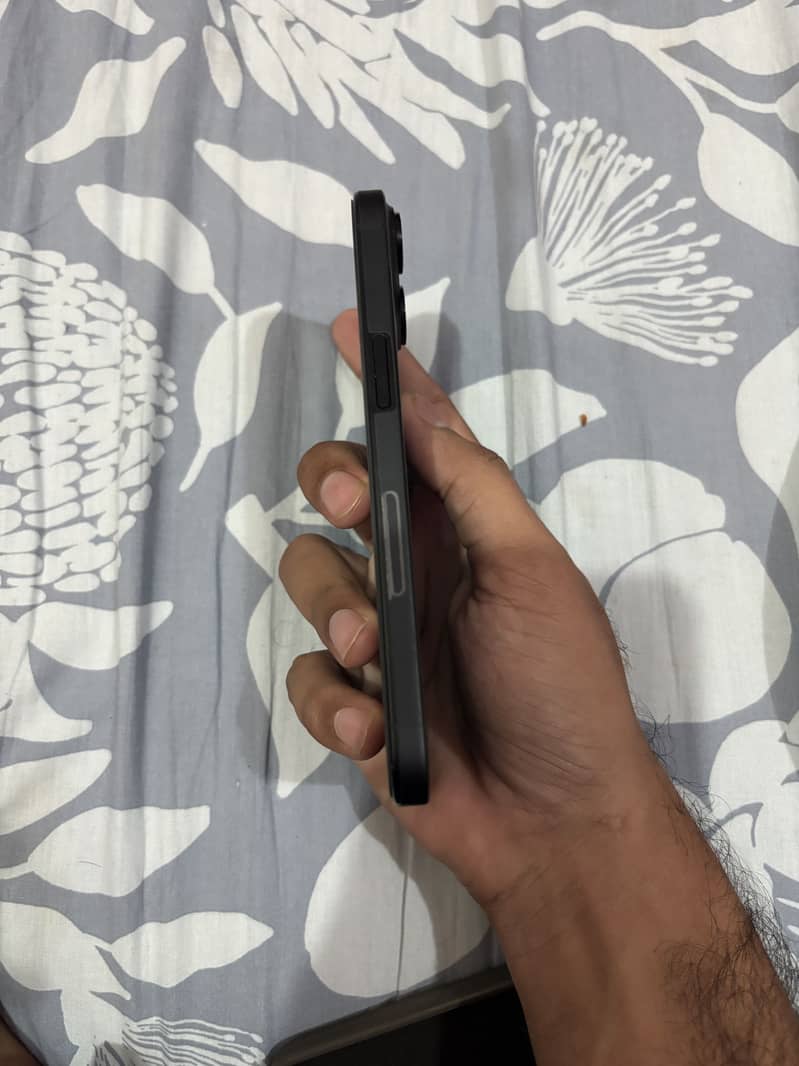 Apple iPhone 15 2