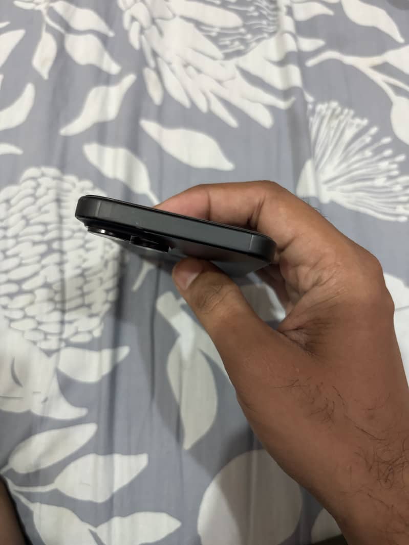 Apple iPhone 15 6
