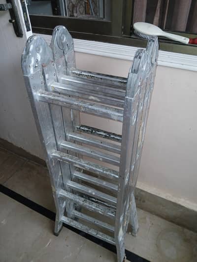 Aluminum ladder 32 steps