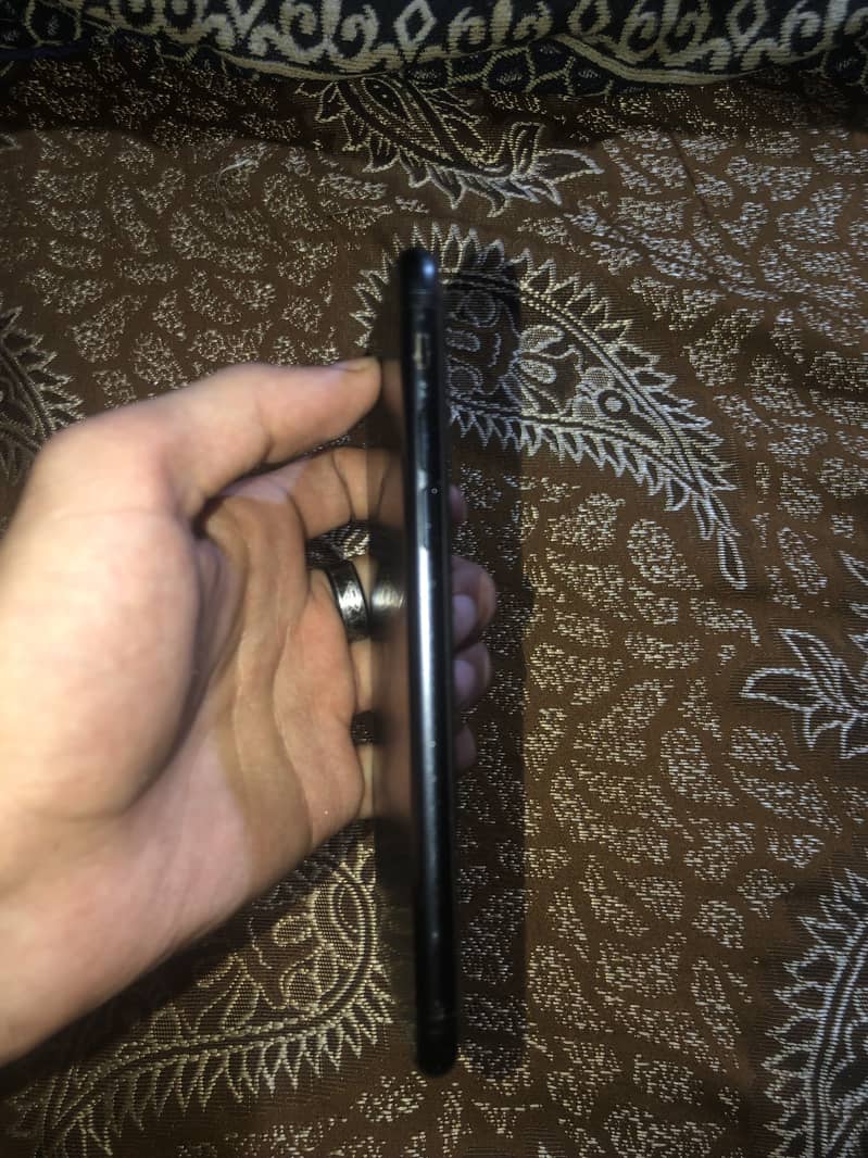 Apple iPhone 7 1