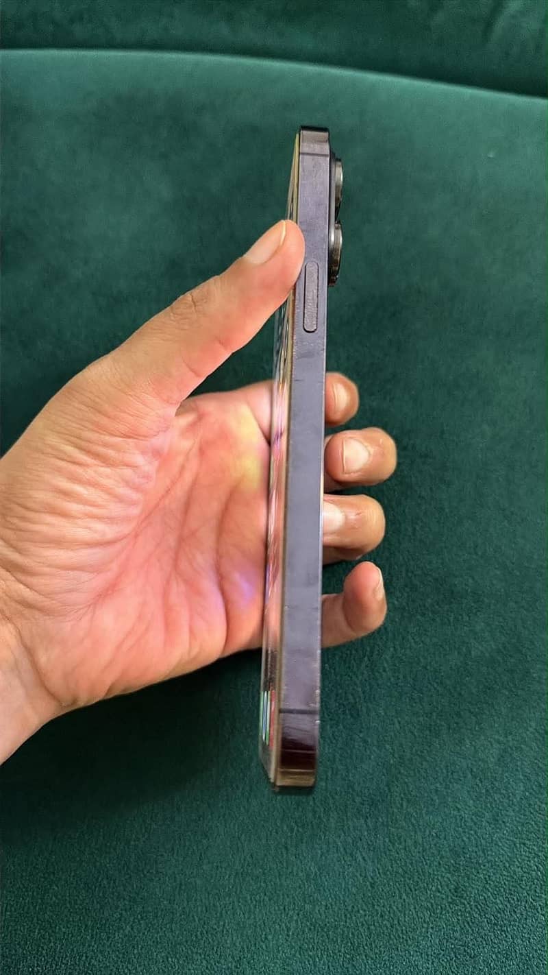 Apple iPhone 14 Pro Max 1