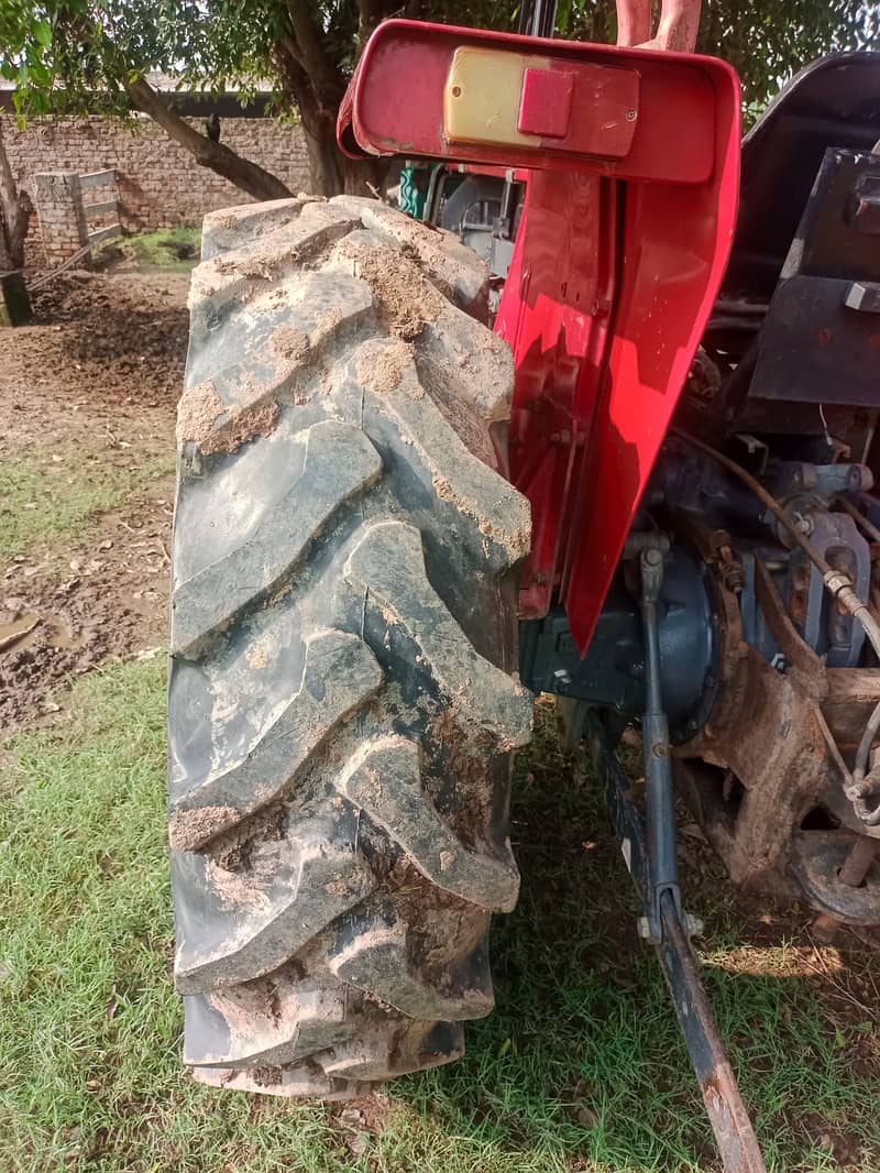 MF 260 tractor 2