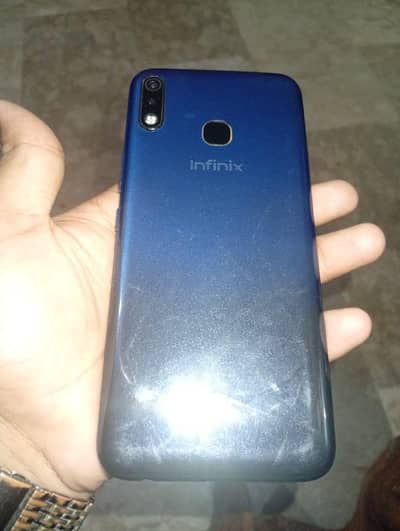 Infinix Hot 8