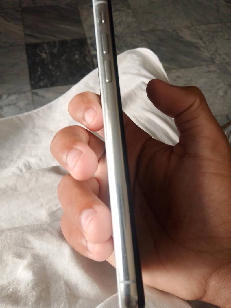 Apple iPhone X 2