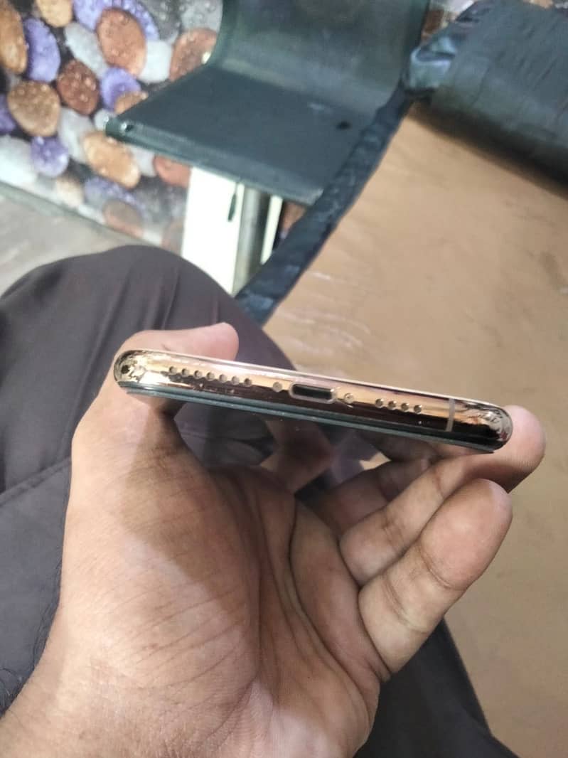 iPhone XS Max 3