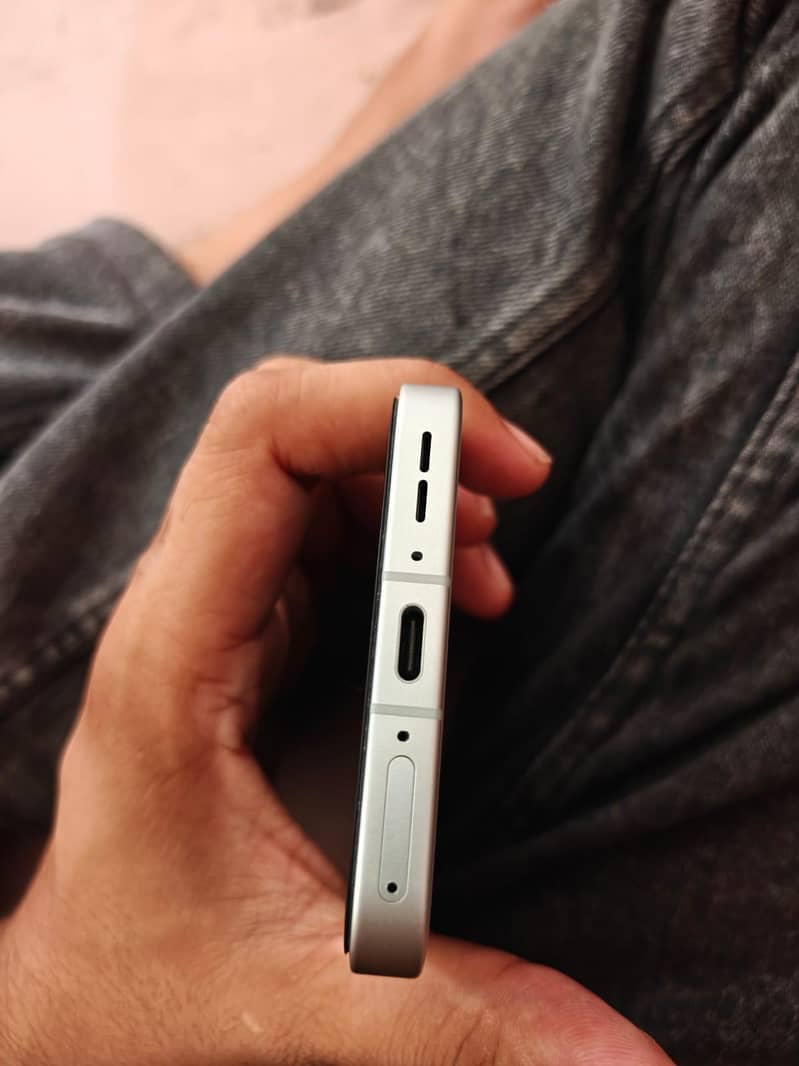 One Plus 13t 3