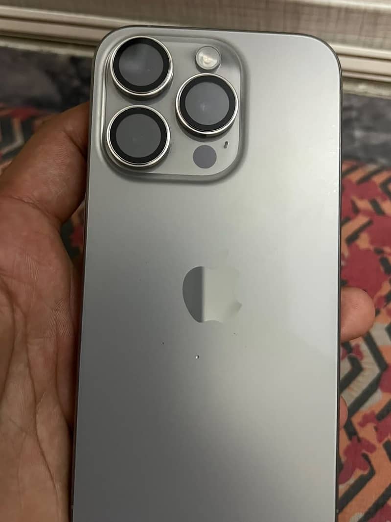 Apple iPhone 15 Pro 0