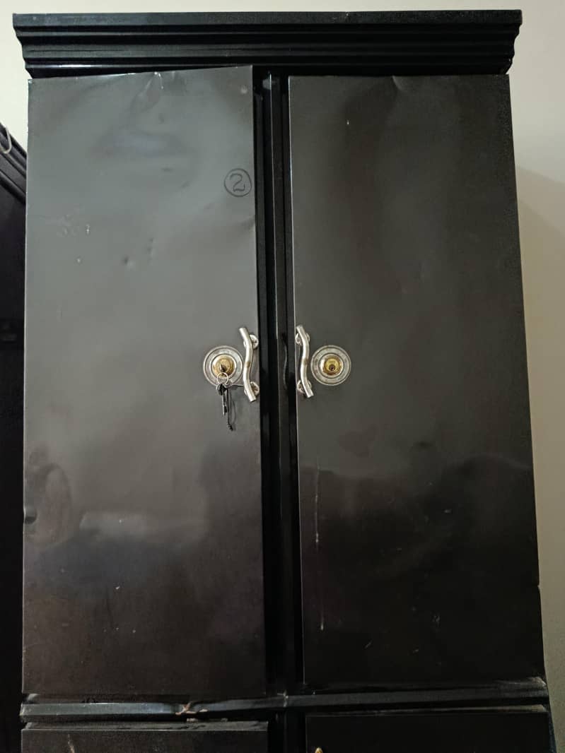 Safe Almari 0