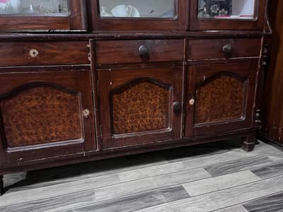 Second hand showcase for sale