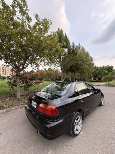 Honda Civic VTi Oriel – 2000 EK