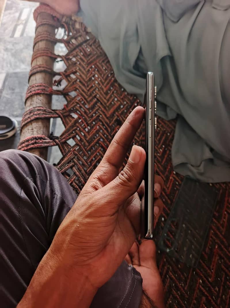 Tecno CAMON 40 Pro 1
