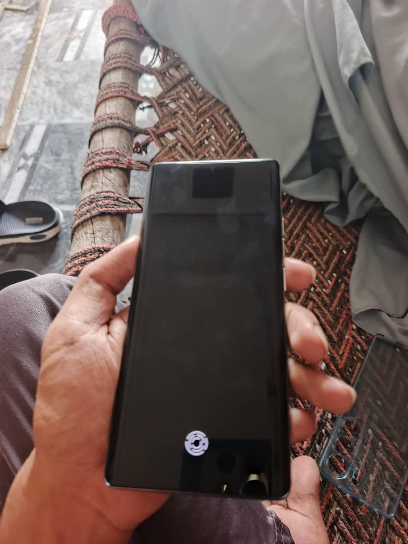 Tecno CAMON 40 Pro 4