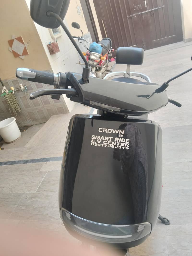 crown E bike 4