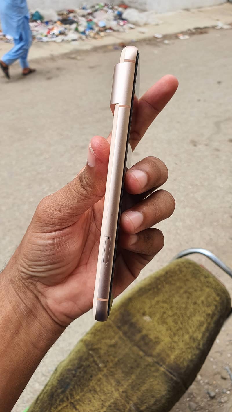 Google Pixel 8 2