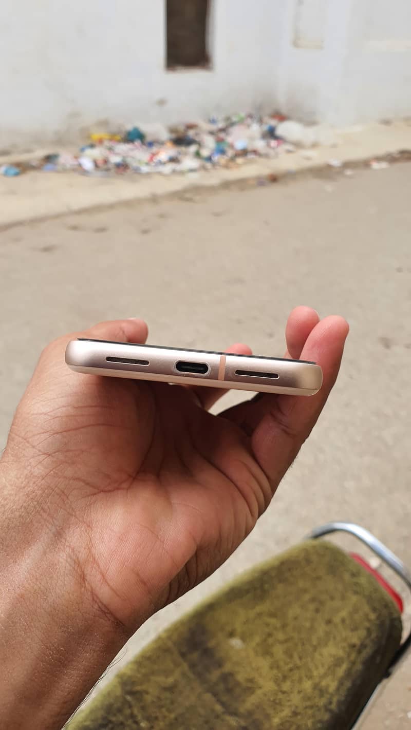 Google Pixel 8 3