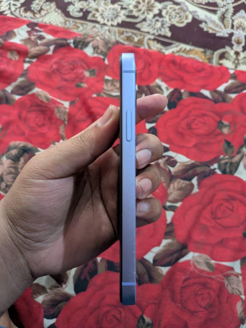 Apple iPhone 12 3