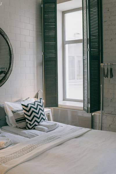 Luxury 1-Bed Serviced Apartments | Record Breaking Rental Returns 15% Grunted