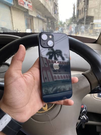 Apple iPhone 13