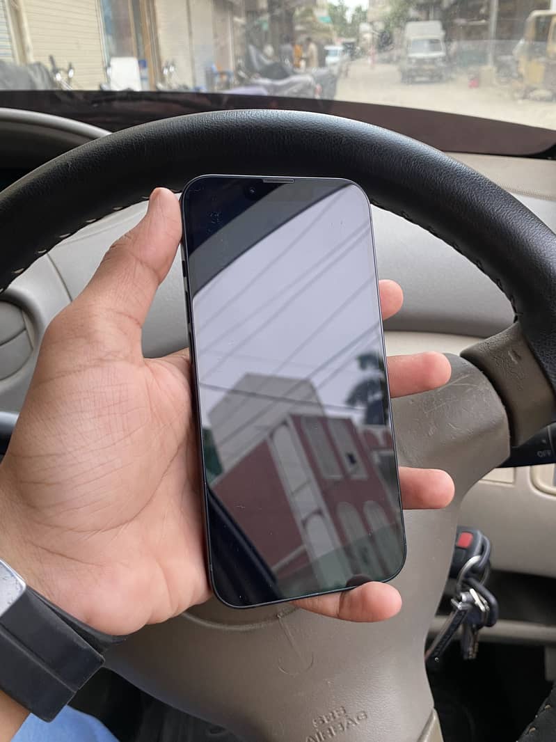 Apple iPhone 13 1