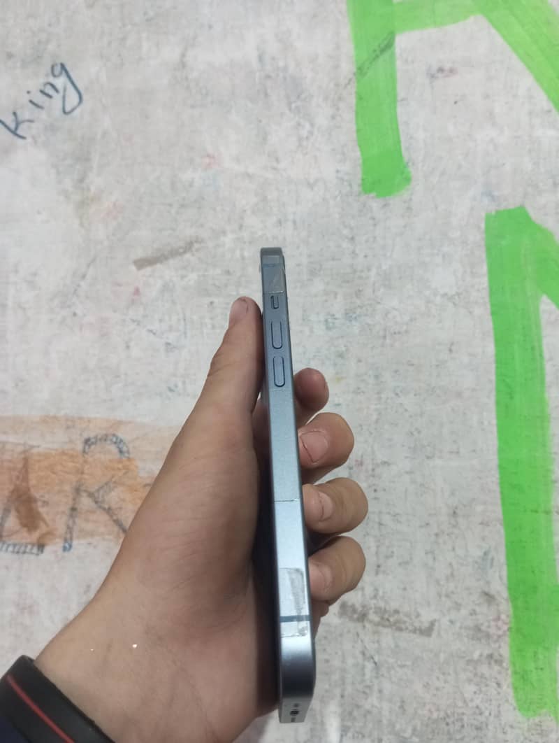 iPhone 14 10/10 condition 2