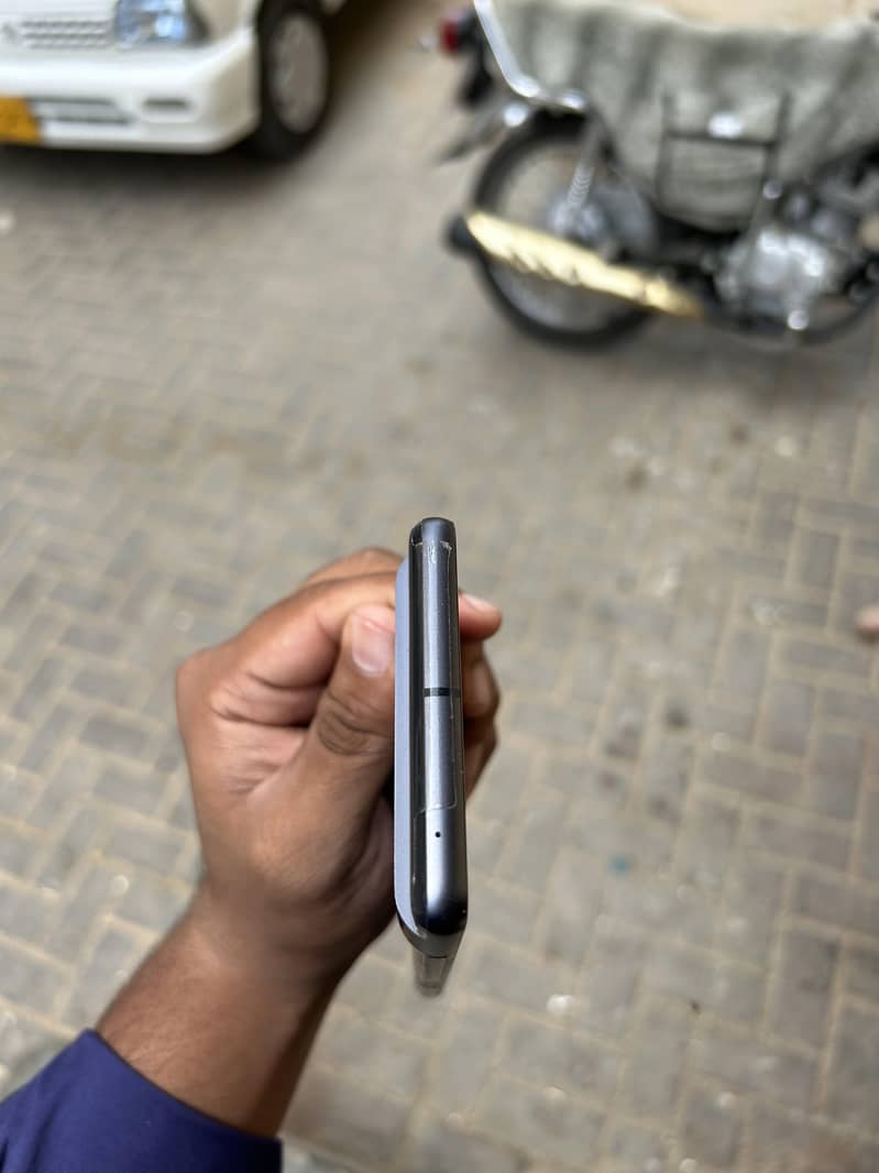 Google Pixel 7 4