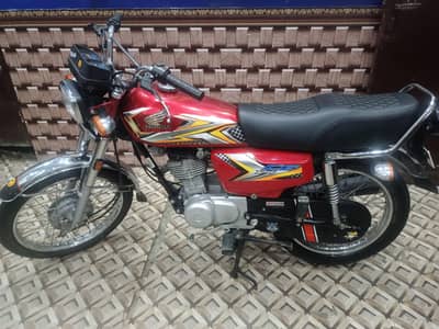 Honda CG125 Model 2024 /2025/ Total Original/ Low Mileage/ Lahore Numb