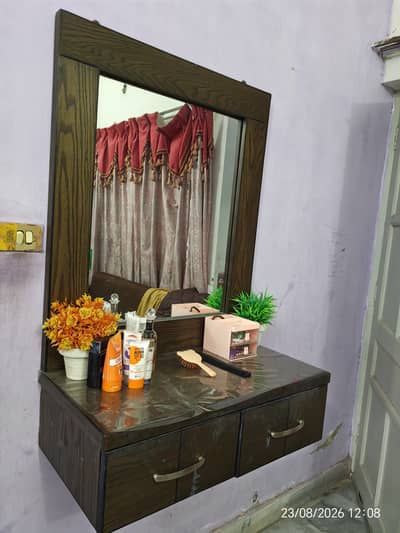Hanging Dressing Table (9.5/10 Condition) in Reasonable Price