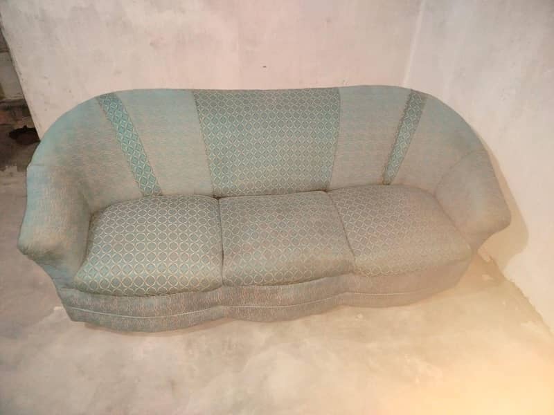 ,10 / 9 condition 5 sofas seater 0