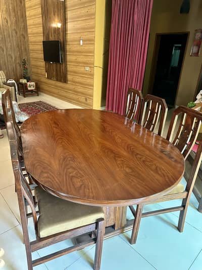 Solid Sheesham wood 6-seater oval dining table