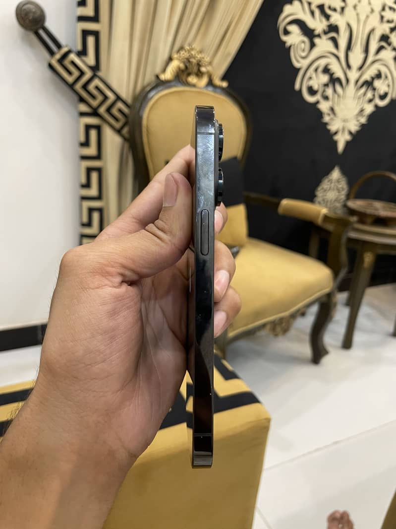 Apple iPhone 14 Pro 2