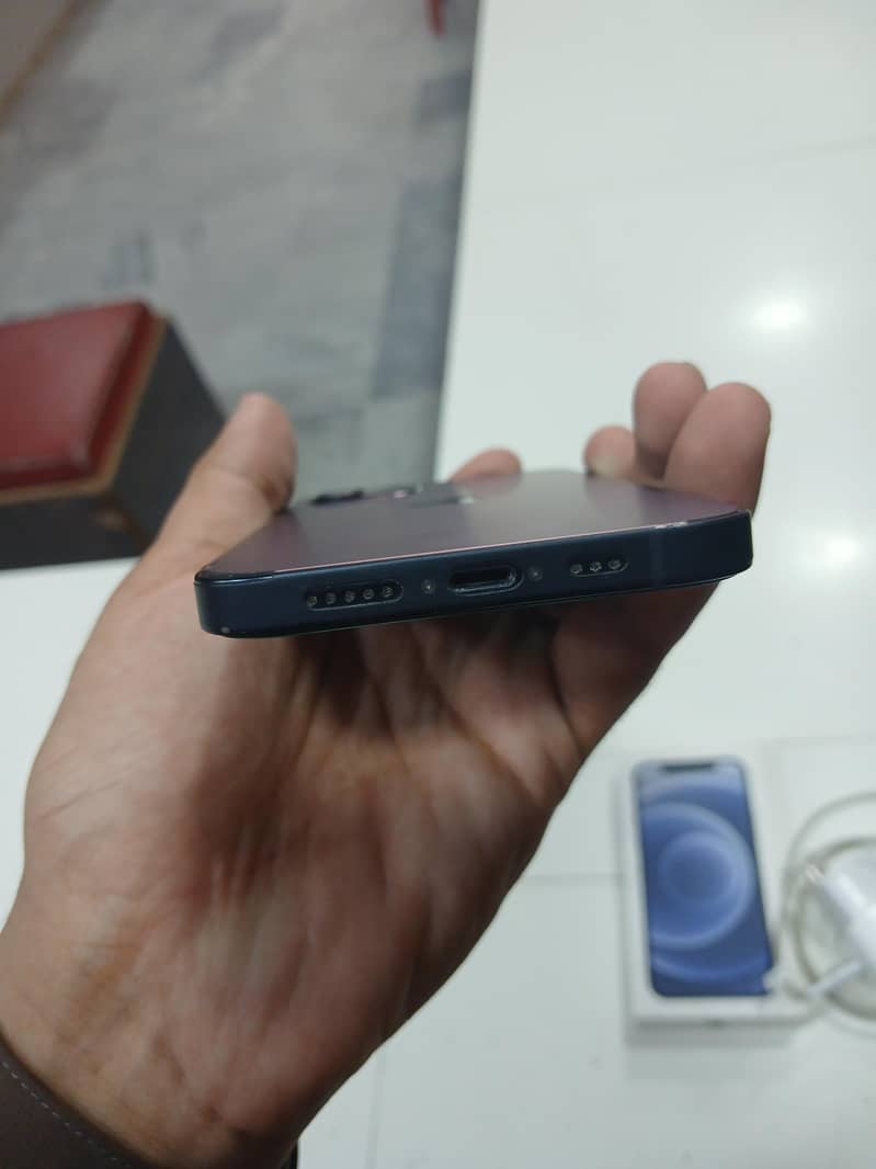 Apple iPhone 12 5