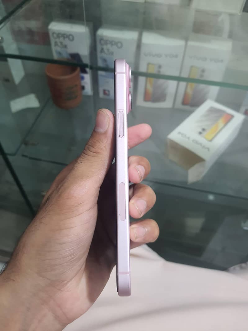 Apple iPhone 15 plus 1