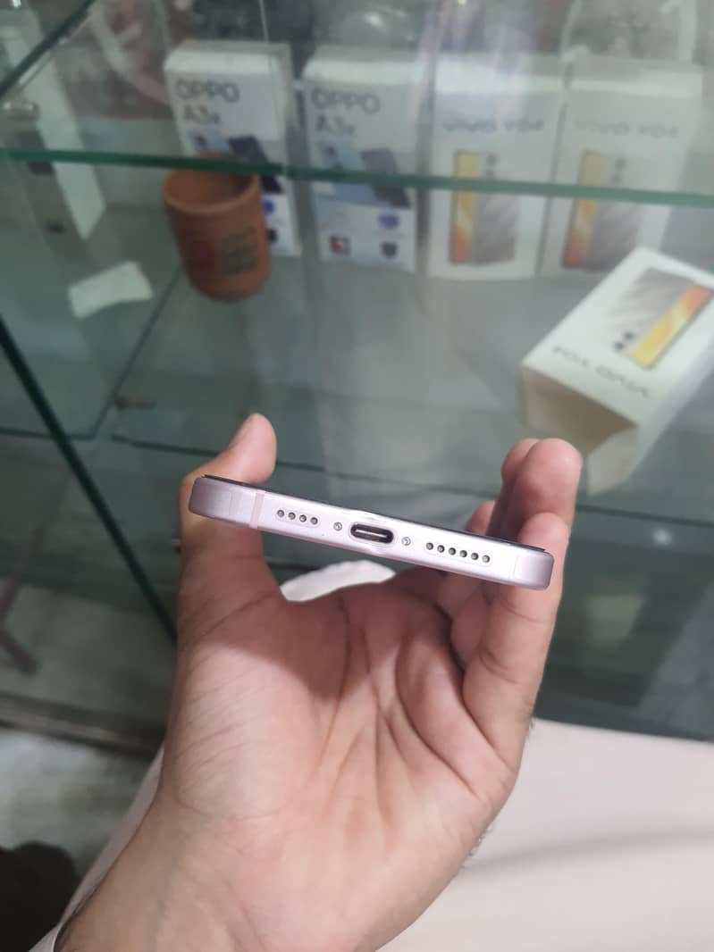 Apple iPhone 15 plus 4