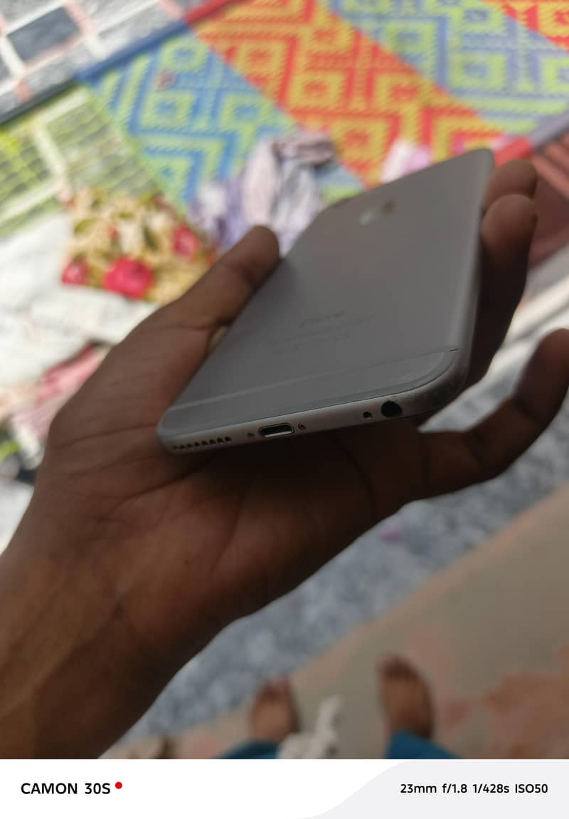Apple iPhone 6S Plus 4
