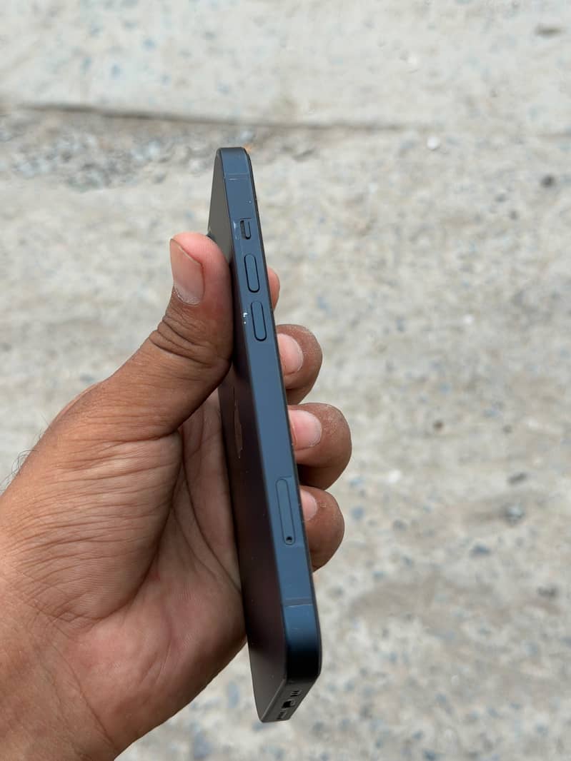 Apple iPhone 13 3