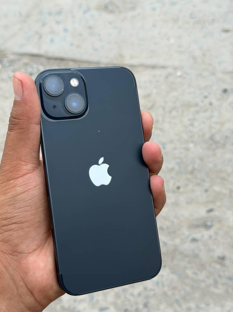 Apple iPhone 13 5