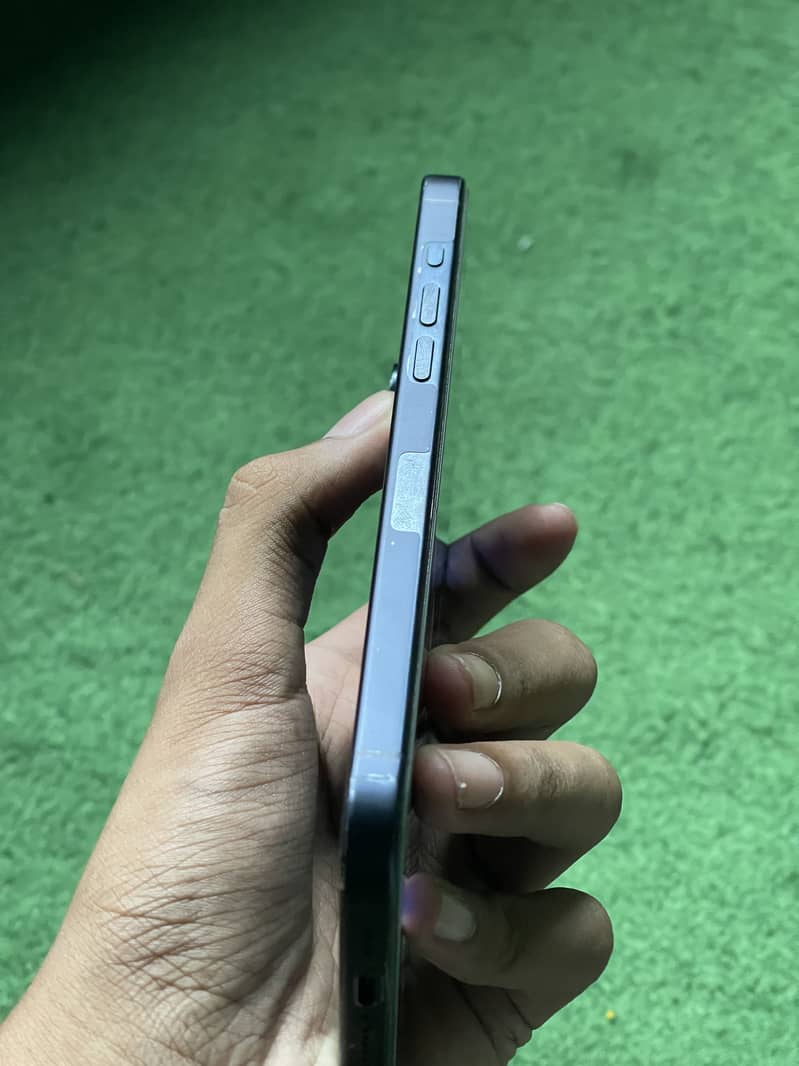 Apple iPhone 15 Pro Max 3