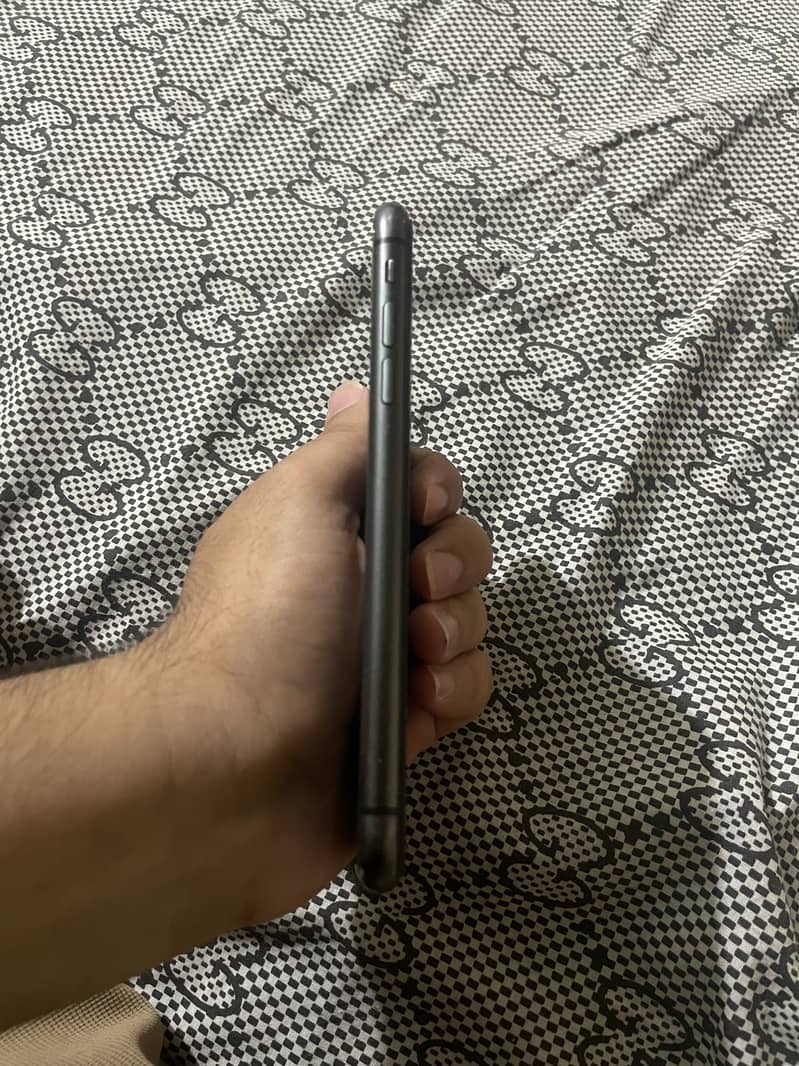 Apple iPhone 11 2