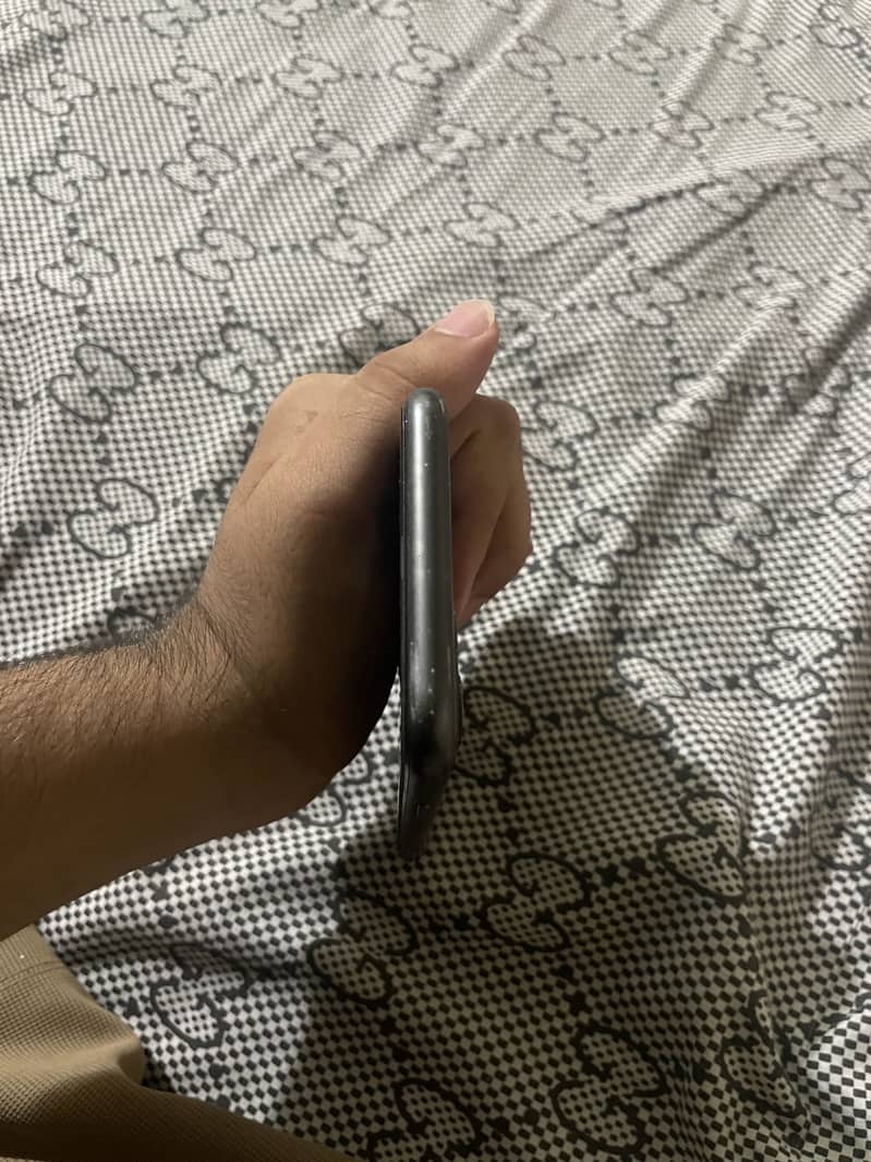 Apple iPhone 11 5