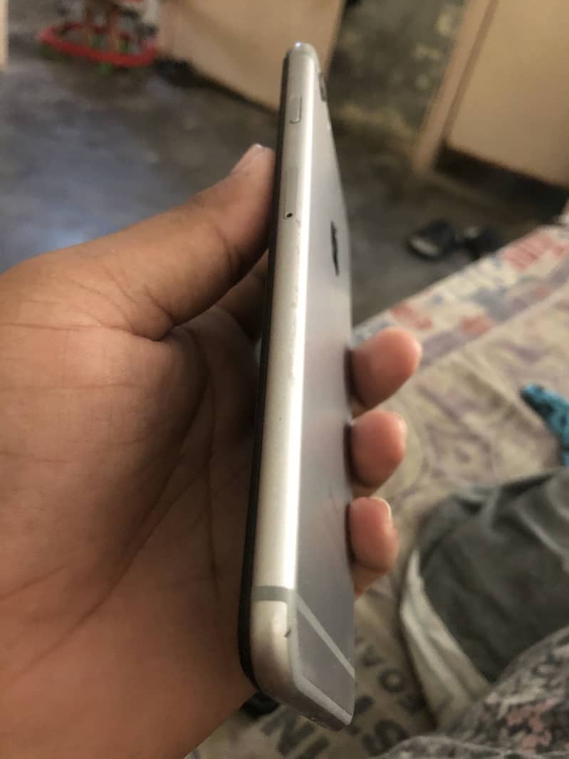 Apple iPhone 6 Plus 2