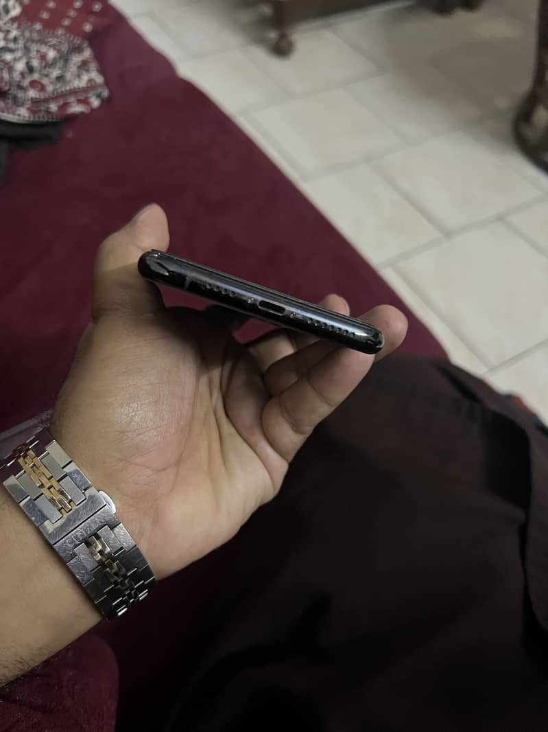 Apple iPhone 11 Pro Max 3