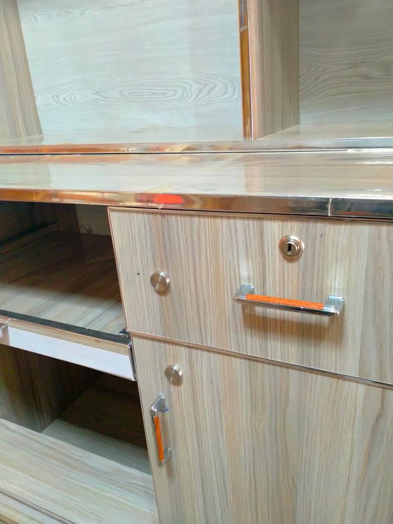 Study/Computer table with hutch 4